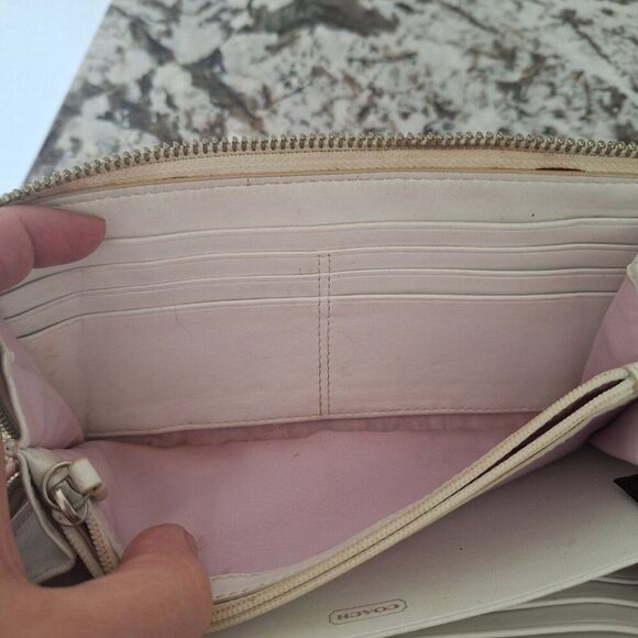 Vintage Coach Wallet - Picture 8 of 10